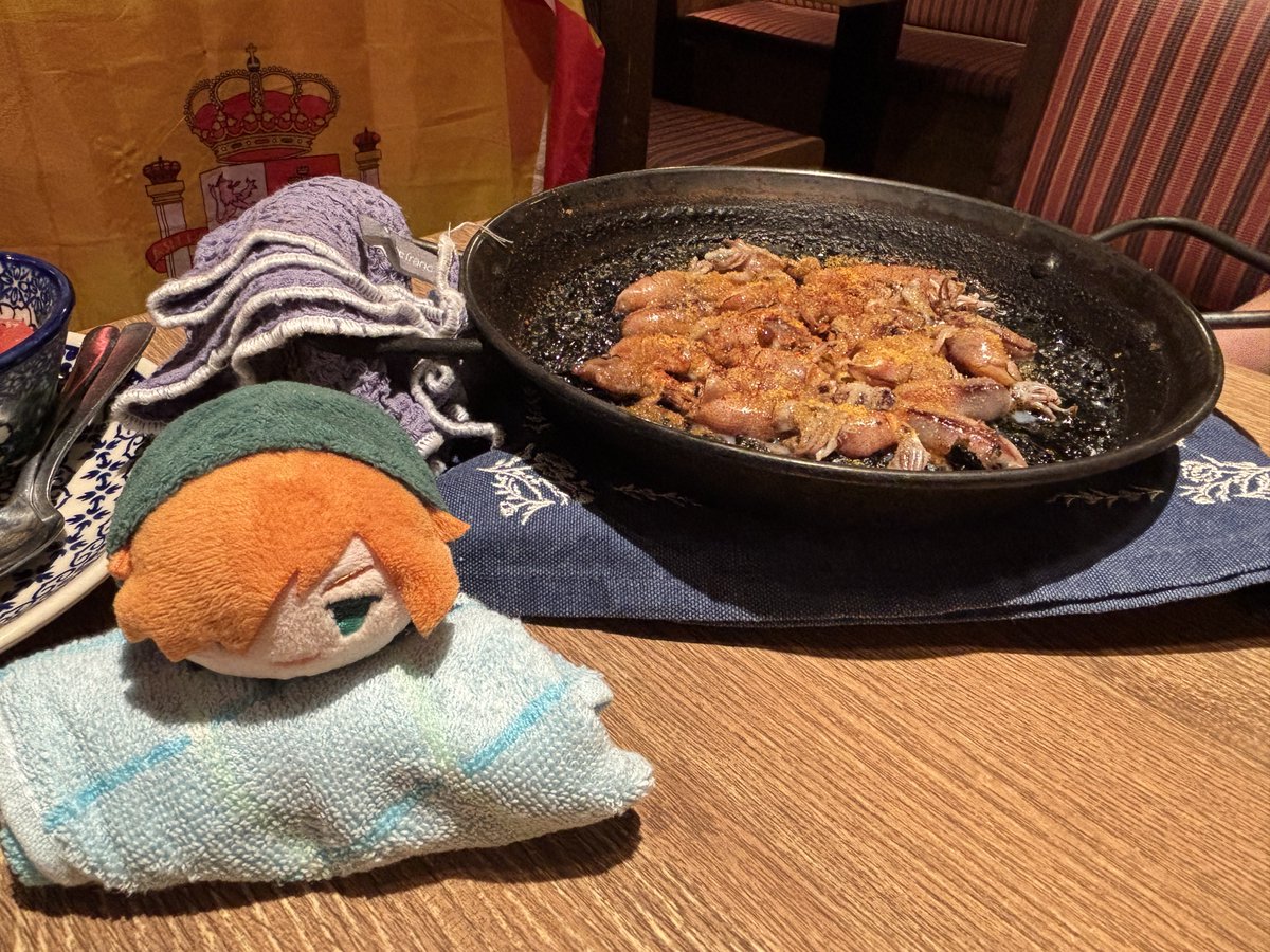 ski_smm's tweet photo. いつものバーと、その後にフォロワーさんと行ったパエリアのお店🥘 https://t.co/oxA8gcI3bt