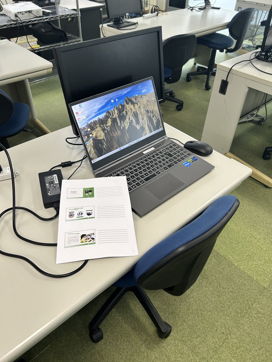 ACY_student's tweet photo. ITエンジニア学科午後の部準備完了です！
ぜひお越しください！ https://t.co/nvA0bc7n6S