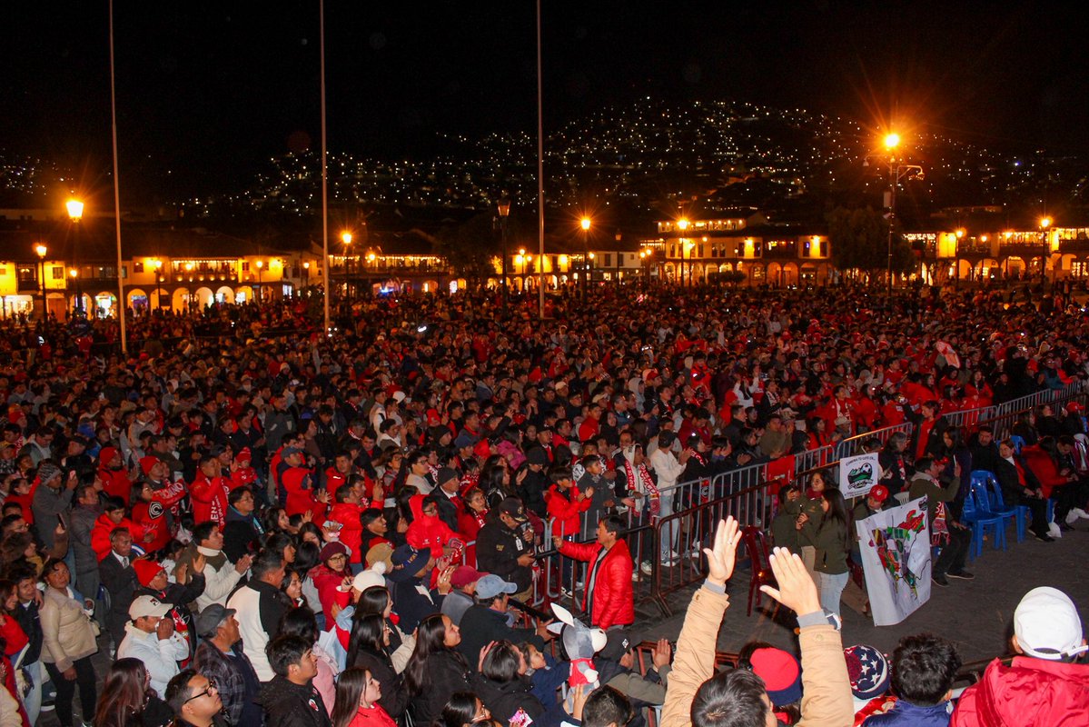 Club_Cienciano's tweet photo. ¡𝗜𝗠𝗣𝗥𝗘𝗦𝗜𝗢𝗡𝗔𝗡𝗧𝗘! 🔝❤️
Agradecemos a toda nuestra hinchada que nos alentó hoy en la Plaza Mayor en este importante partido. Está clasificación es para ustedes. 
¡Cienciano de Cusco, orgullo del Perú! ✨🇵🇪 https://t.co/95aFfuV6jw