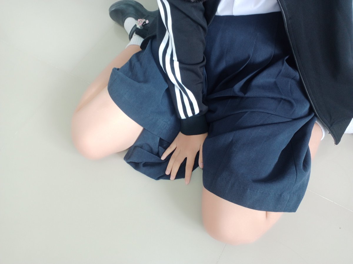 BB_blueice17's tweet photo. ชุดนร พี่ๆว่าไงอ่าาา ถ่ายที่รีด้วยและะ😖 #เด็กน้อยๆ #สาวอวบนั้บ https://t.co/53O1iMuCPc