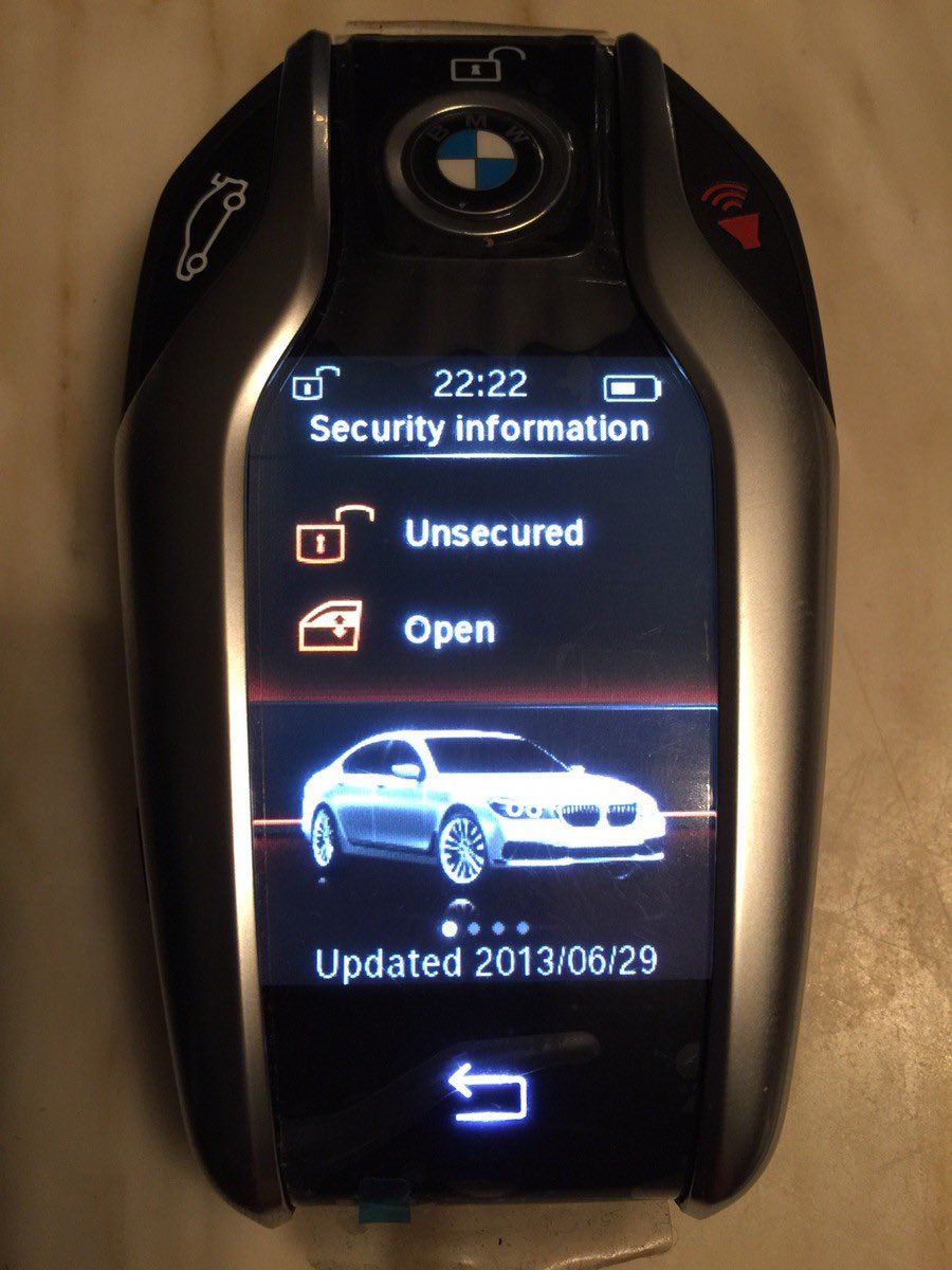 ALDOBnet's tweet photo. مفتاح BMW كان يجي بشاشة https://t.co/9UlWTmVlEm