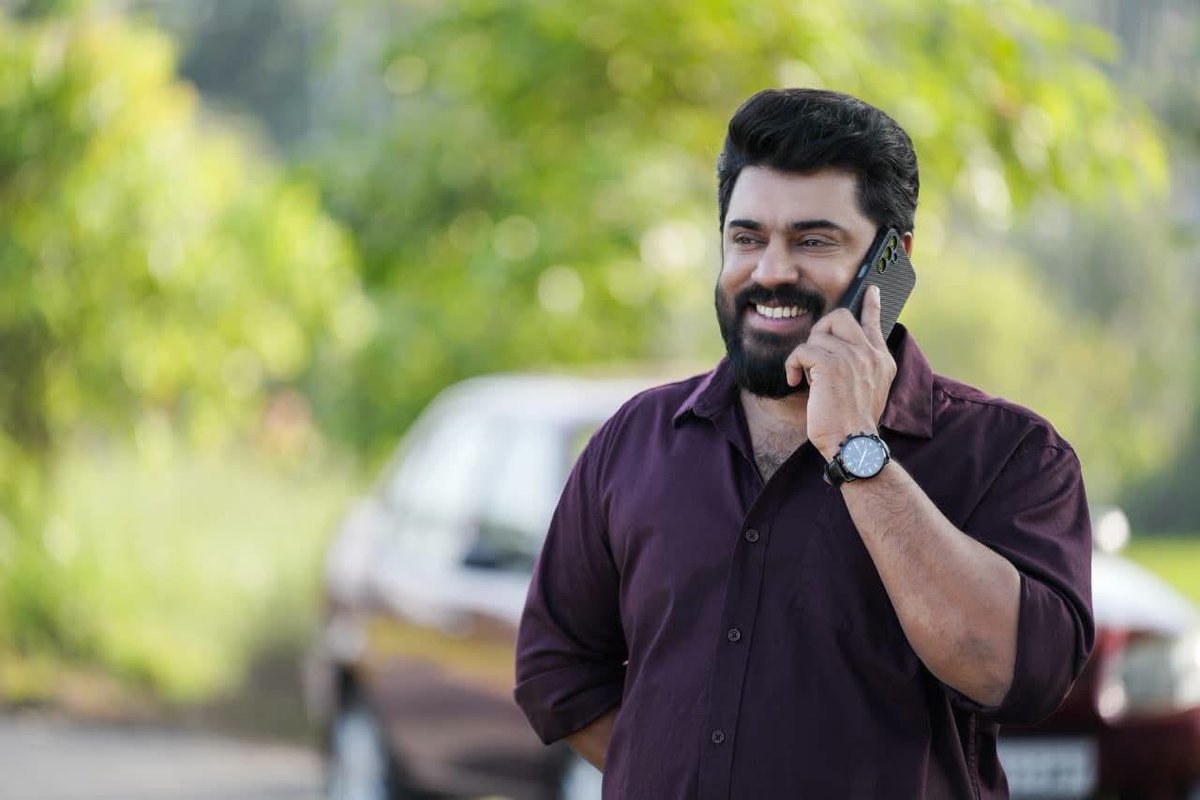 AbGeorge_'s tweet photo. Blockbuster First Half Reviews For #BethlehemKudumbaUnit 👏🏻

Onam Colour Aayi 💥 https://t.co/vbdFE9umqD
