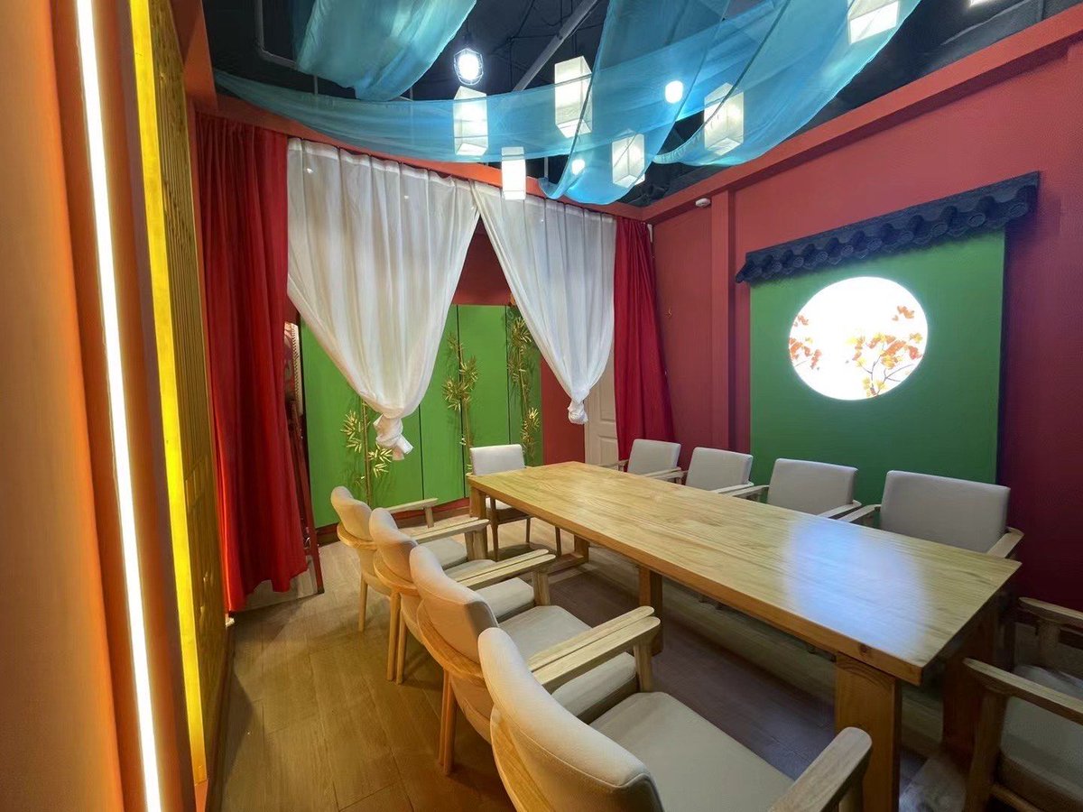 cookedtrip's tweet photo. Just finished a mind-blowing murder mystery剧本杀that kept me on edge for 3 hours—puzzles so clever I didn’t see the twist coming! Game master nailed the vibe, already craving the next one ♂ https://t.co/C3MmpPNk4g
