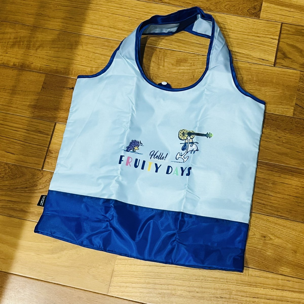rune1224a's tweet photo. そういえば保冷バッグって持ってなかったなーって。
かわいいので買ってしまった。

チャックも付いててしっかりした作り。

雨の日用バッグにしてもいいかな。

#スヌーピー 
#SNOOPY
#アフタヌーンティー
#アフタヌーンティーリビング
#afternoontea https://t.co/6QtTfEvnEJ