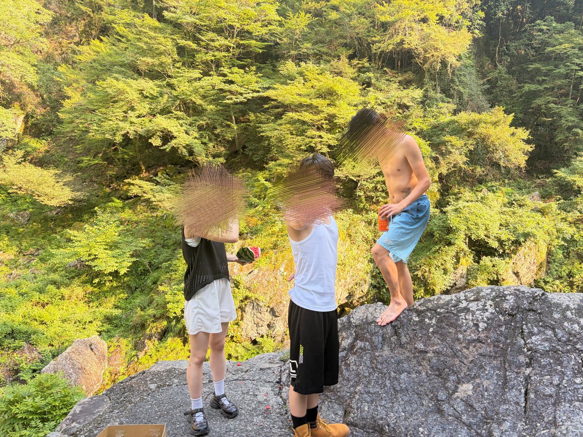 Rusuka_pubg's tweet photo. 📍東京
3年前のリゾバのメンツで川とBBQ
夏感じすぎ🍉🍖🏖️ https://t.co/sGGjOBjeJM