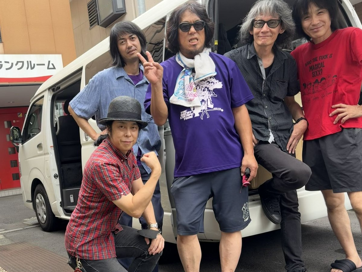 DynamiteNaoki's tweet photo. テトリスの様に機材を積み込み、博多に向けて出発👜🎸🥁
名古屋を通過中でーす🚙💨 https://t.co/UKQsMOH3Nt