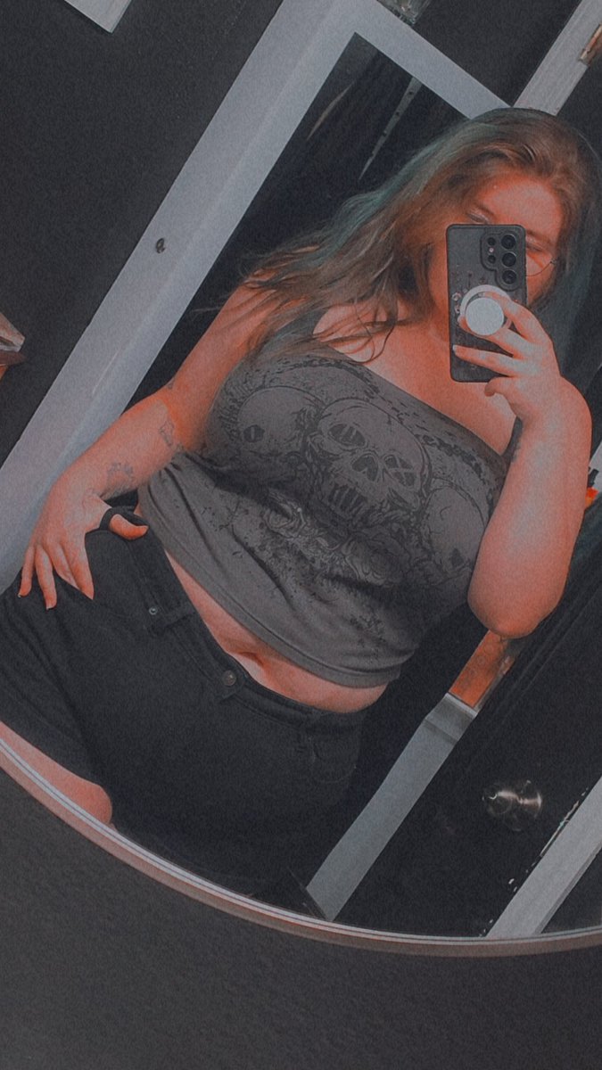 Fckingcloudsbro's tweet photo. Dm me or follow my onlyfans if youre interested in my premium snap🫶🫶

Thick curves girl onlyfans bow https://t.co/eCR7PdWPQj