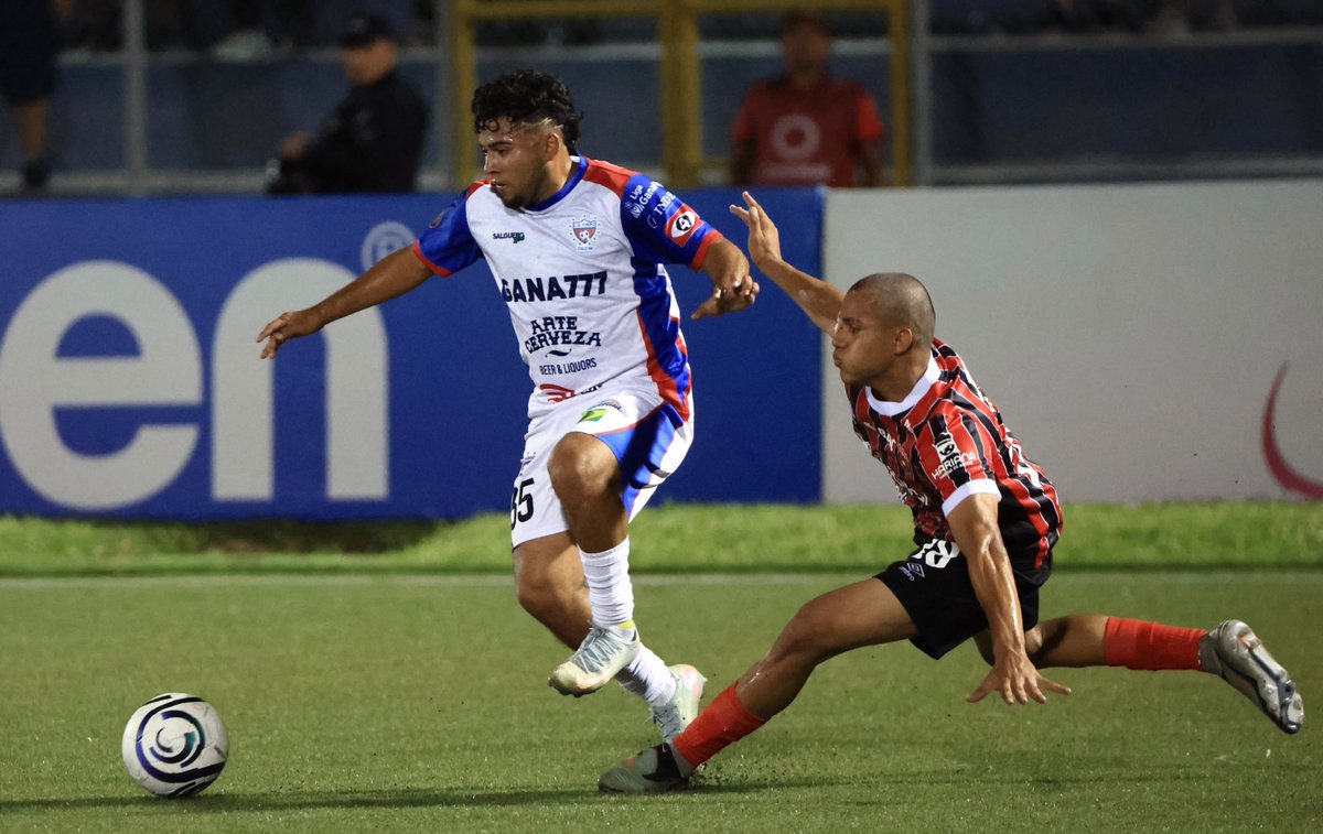 VSkalanT's tweet photo. ⚽️🏟🇸🇻 #Fútbol #CopaCA
Resultados de equipos #salvadoreños, esta semana, en la #CopaCentroamericana:
#Marathón 0-1 #Alianza (C)
#FAS 1-1 #Municipal
#Firpo 1-0 #LDA
📸 Vía Indes
⬇️ https://t.co/ym9opJ707y