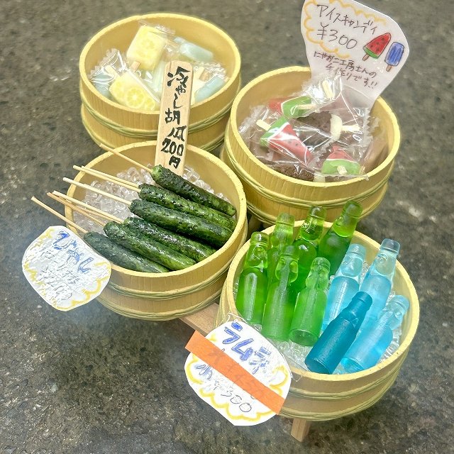 IKUSTAM's tweet photo. 今年の関東は、昭和の夏日のような気温が多いですね。
店頭には「あの頃」のレトロなラムネ瓶の色違いが入荷しています。色濃いめ＆涼し気なブルー＆グリーンです。 https://t.co/rmZF7X4qOL