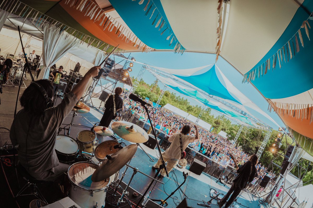 Crazy_wowow's tweet photo. ＝＝＝＝＝＝＝＝＝

WILD BUNCH FEST. 2026
ありがとうございました!!🔥

＝＝＝＝＝＝＝＝＝

-Set List-
M1. 心臓マッスル
M2. VIVA!!
M3. So sweet
M4. toma
M5. ヒャウィゴゥ
M6. トンツカタンタン
M7. step

暑すぎ!!!!!🔥
きてくれたみんなありがとうございました‼︎
初山口最高の思い出です!!⚡️

Sup Gt. @M0gQiu 
Photo by @takahirom__cam 

#ワイバン #クレイジーウォウウォ!!