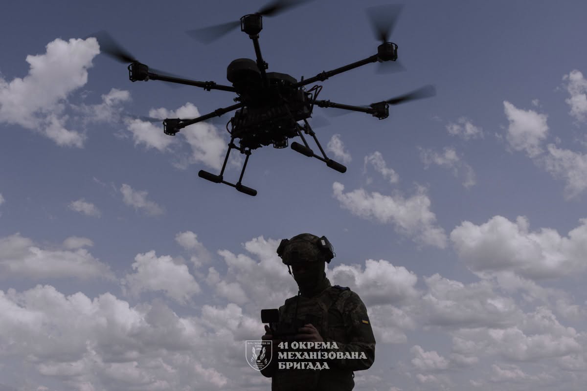 41mechbr's tweet photo. ‼Fighters of the company of unmanned aerial vehicles "Pryvid" of the 2nd mechanized battalion of the 41st separate mechanized brigade are constantly testing their heavy drones. https://t.co/79GFACeHaR