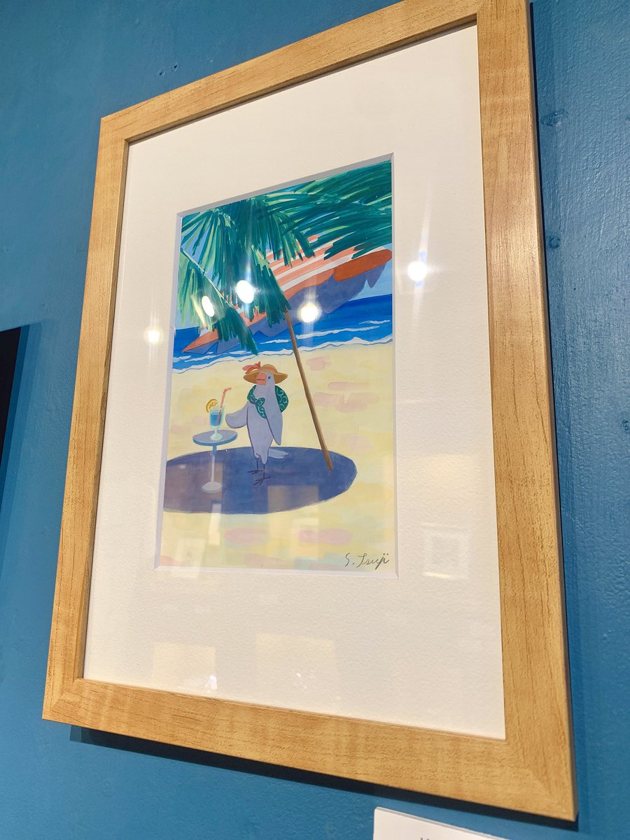 info_how's tweet photo. 【WEST】
辻佐織さん個展「ふろしき文鳥の夏休み」

本日もオープンから沢山のご来場ありがとうございます🍉
夏らしいグッズと蝉の鳴き声、眩しい太陽でさらに夏休み感が増し増しです🌞

プリントキャンバスは残4つ‼︎残１枚になりましたら受注に切り替えてさせていただきます🙇

19時まで🈺
U🐟 https://t.co/4XTxK60Lo0
