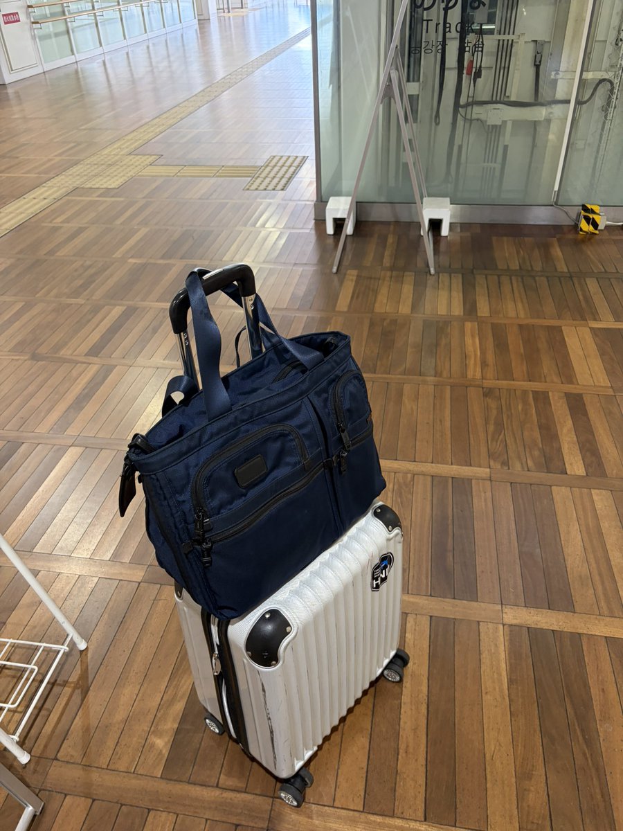 palute's tweet photo. はてさて、久々にスーツケース引っぱり出して、学会とやらに参戦してくる。
演者なのになーんも練習しとらんけど、良いのかいな… https://t.co/1MWXxyVyGL