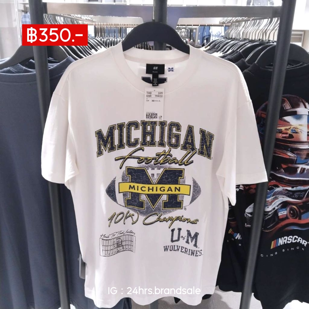 SKhunploy's tweet photo. H&amp;M เสื้อยืด💥฿350.- (ปกติ ฿599.-)
Size : S M L XL

⚡️Flash Sale 21/08/26 วันเดียวเท่านั้น

• สินค้าออนไลน์ค่ากด ฿20.-
• มีโปรส่งฟรี

• จัดส่งไว ส่งตรงถึงลูกค้า
• จากเว็บ H&amp;M Thailand

#รับหิ้วhm #รับหิ้วhmthailand #hmthailand https://t.co/XBwOxEgFfy