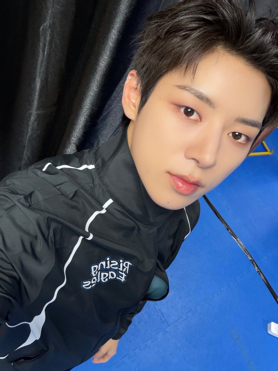 CUBE_NOWZ's tweet photo. [📸] 260823 @ SBS <열혈농구단2> 8회

#NOWZ #나우즈 
#진혁 #JINHYUK 
#열혈농구단2 https://t.co/FSRGxMEwYz