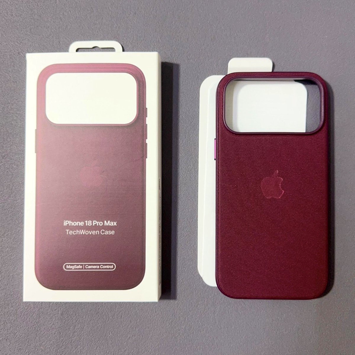 sunnny1583's tweet photo. The Dark Cherry TechWoven Case for the iPhone 18 Pro Max has also LEAKED 🍒

It's lookin beautiful 😍 https://t.co/zUGYTiHdrj