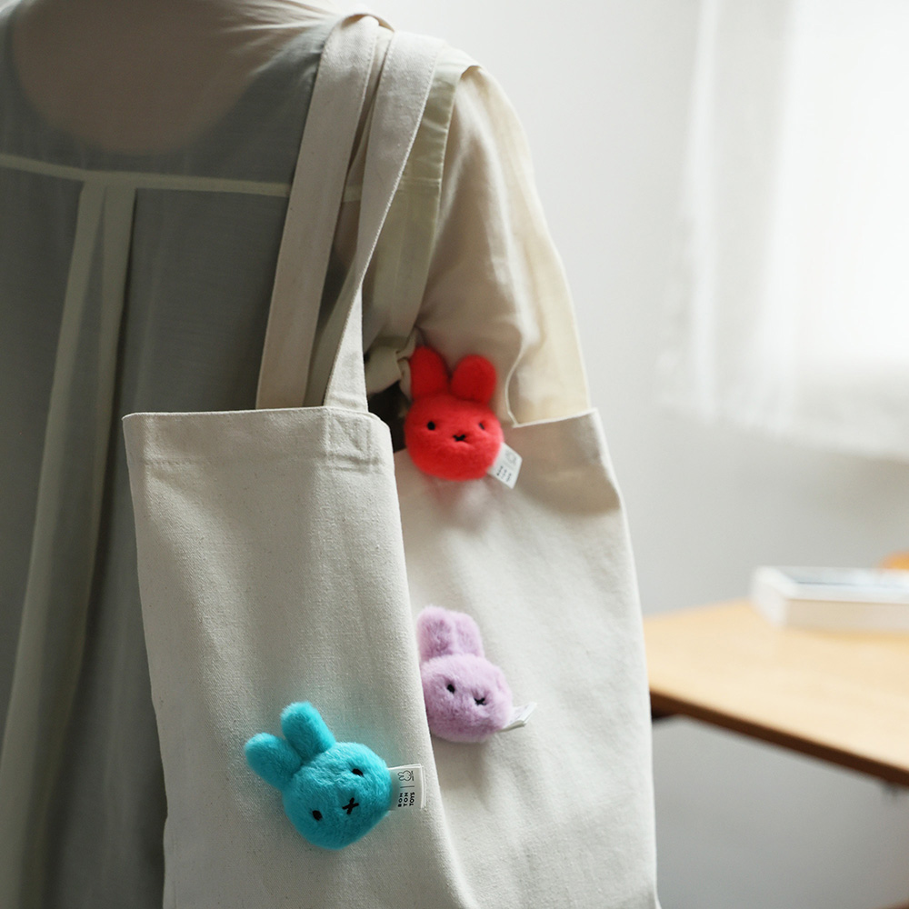 monseuil_staff's tweet photo. 【8月26日0時発売】
待望の新作ミッフィーが登場します！どの子が気になるかな？
© Mercis bv
#bontontoys #miffy #ミッフィー #新作 #ブローチ #marcsstore https://t.co/UizXUxDcD7