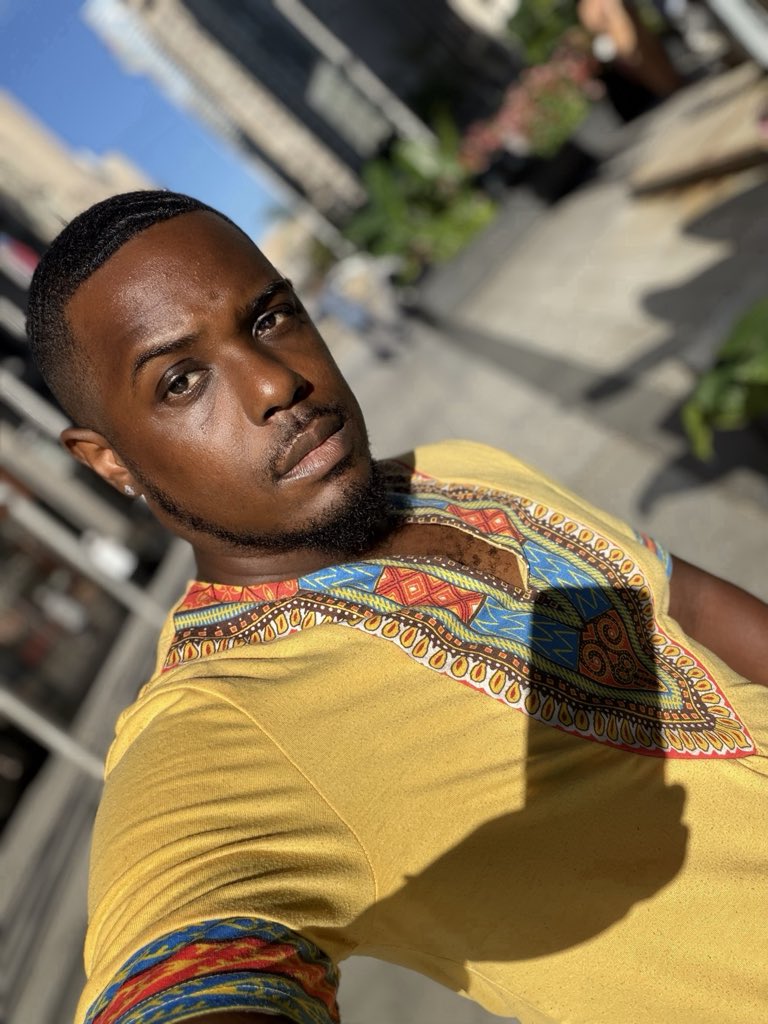 DSouthernPrince's tweet photo. Visiting Chi Town! #Gay #GayATX https://t.co/NlLJ4KcQp8