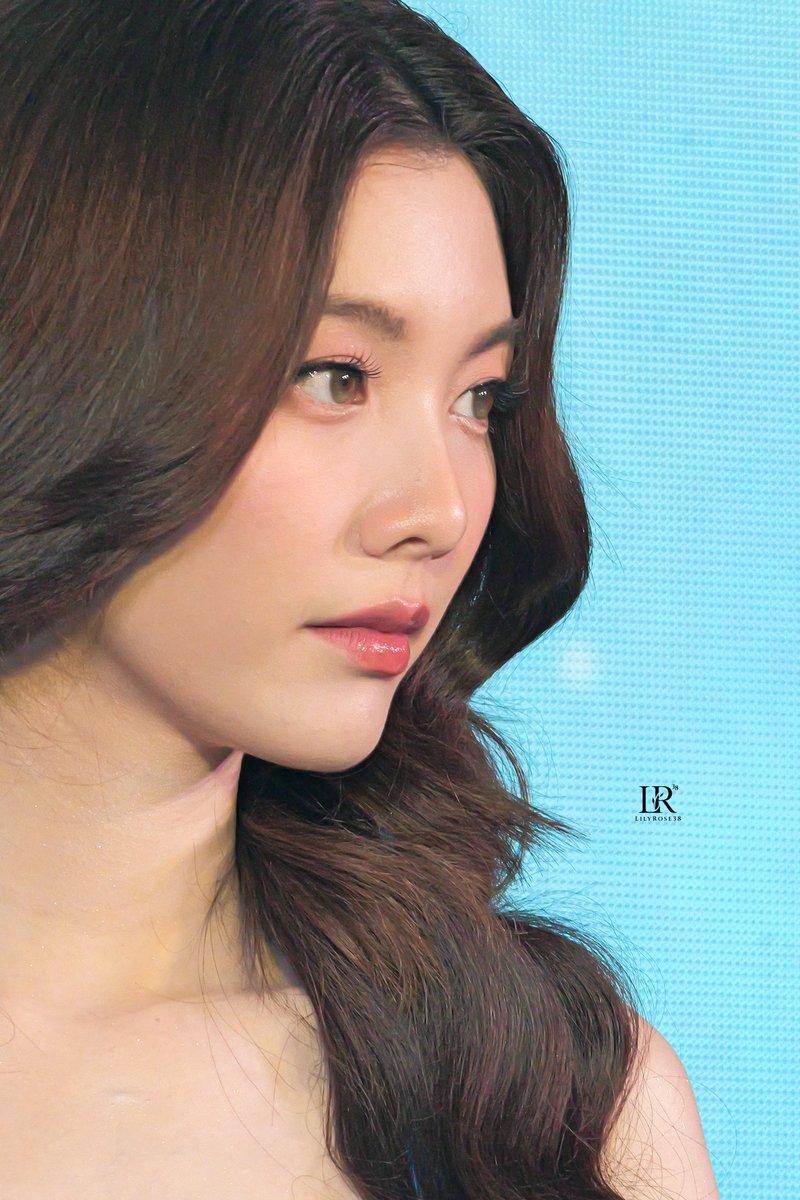 LilyRose38_TH's tweet photo. Side Profile ✨

LING SPARKLE ORM LESASHA
#DDDUnlockBetterLivingXLingOrm
#LingOrm #หลิงออม https://t.co/ld0XnU1uU6