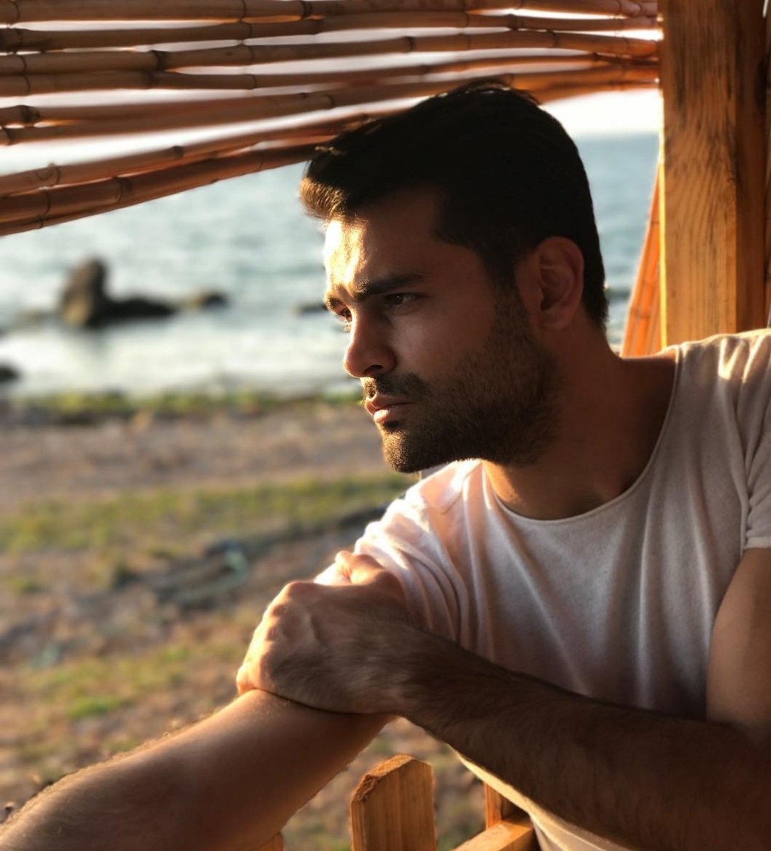 nergisalanmelek's tweet photo. Günaydın arkadaşlar. 
#ErkanMeriç https://t.co/4XayoUmBfL