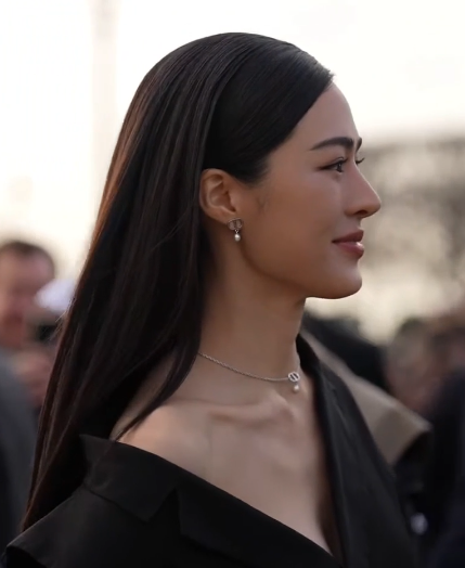 yawnsedits's tweet photo. that side profile is to die for 🫠 https://t.co/pUYzLrP4rx