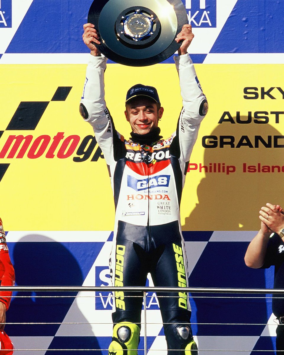 ausmotogp's tweet photo. THE LEGENDS OF PHILLIP ISLAND: Valentino Rossi 🇮🇹
[Island Wins: 2002, 2003, 2004, 2005, 2014] 🏆🏆🏆🏆🏆

Valentino Rossi’s legacy at Phillip Island is unmatched. The Doctor claimed five unforgettable victories around the iconic circuit during his career - and that was just in the premier class!

From his early dominance, including a remarkable victory despite a 10-second penalty, to his emotional triumph in 2014, Rossi's success at Phillip Island helped cement his place among the sport's all-time greats. 👑

More than a decade after his final Island victory, Rossi's influence is still impossible to miss, as fans in fluorescent yellow continue to descend on Phillip Island every October. 

Few riders have mastered Phillip Island quite like Valentino Rossi 🐐