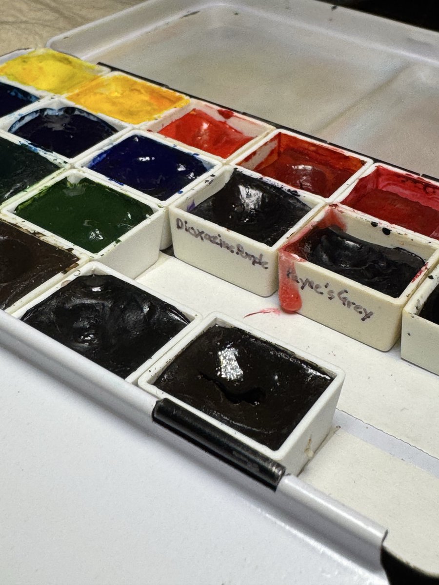bbblogr's tweet photo. จะกลับมา(จริงจังมั้ง)ในการรีวิวของ เลยไปรื้อกล่องสีน้ำคู่ใจจากลังมา มีใครจำได้ไหนว่าแต่ละช่องมันเป็นสีอะไร ผมเขียนไว้แค่บางสีแต่จำยี่ห้อไม่ ส่วนหลอดสีน้ำน่ะเหรอน่าจะสาบสูญไปตอนย้ายบ้านแล้ว

หรือซื้อใหม่ไปเลยดี จะได้รีวิวด้วย

ปล. แปะรูปสุดท้ายมาด้วยเผื่อมีคนอยากเห็นไข่ https://t.co/yc4iStpHmH