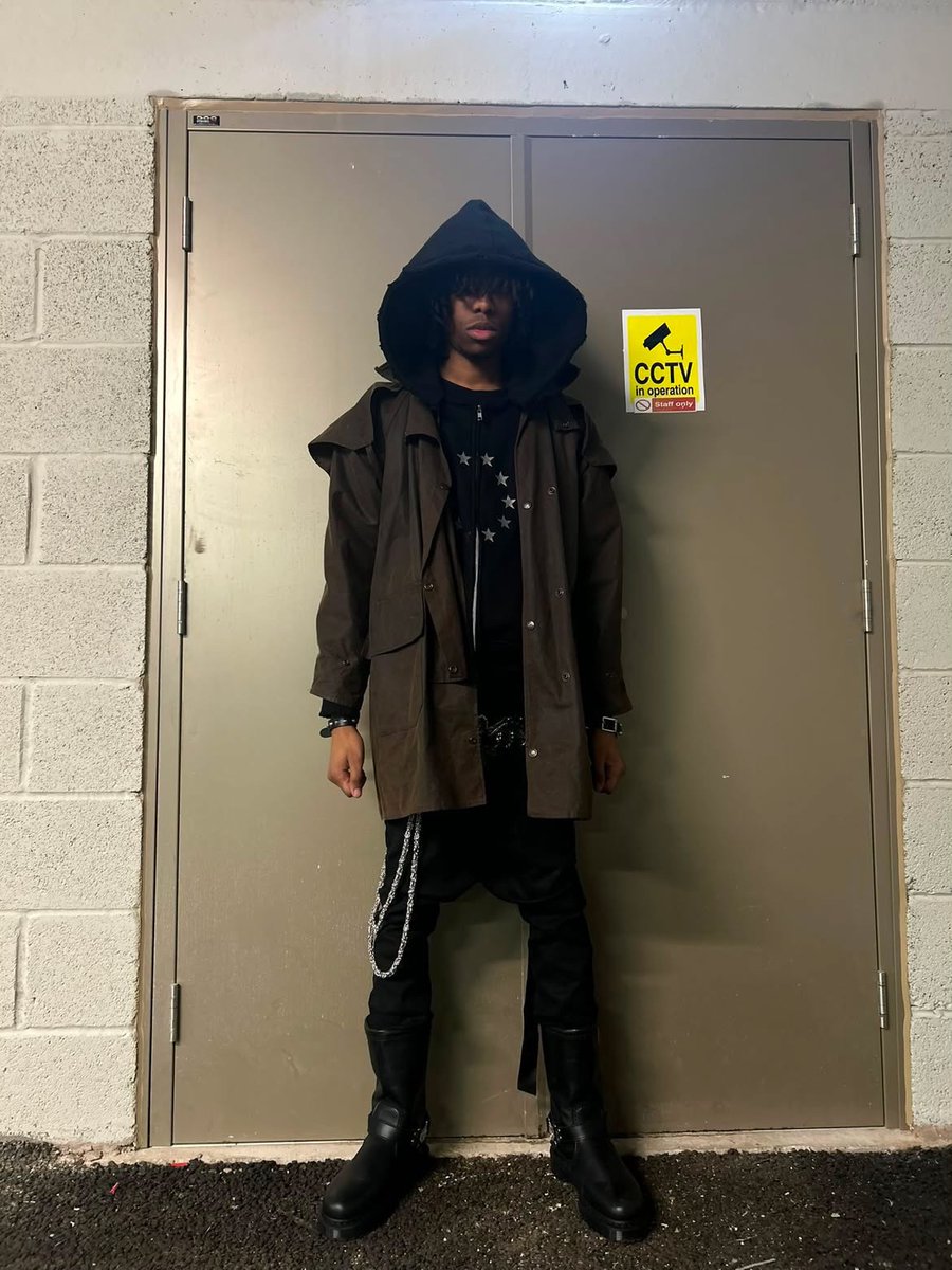 trenchboysss's tweet photo. WIZARD OF OS🦇 @domwydrn 
#TRENCHBOYS🪖 https://t.co/ESlthGHvl7