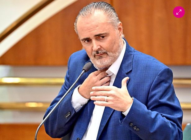 fuers_Volk's tweet photo. Nochmals NEUES von der "Steuer-Parasiten-Partei" 🇦🇹! LH Doskozil will bei angekündigter Lkw-Maut, noch einmal nachschärfen. Man gewinnt den Eindruck, dass das EINZIGE was dieser SPÖ (egal ob Bund od Länder) einfällt, neue STEUERN, STEUERN u nochmals STEUERN sind, gell? 🤔 https://t.co/81QPuYYOC6