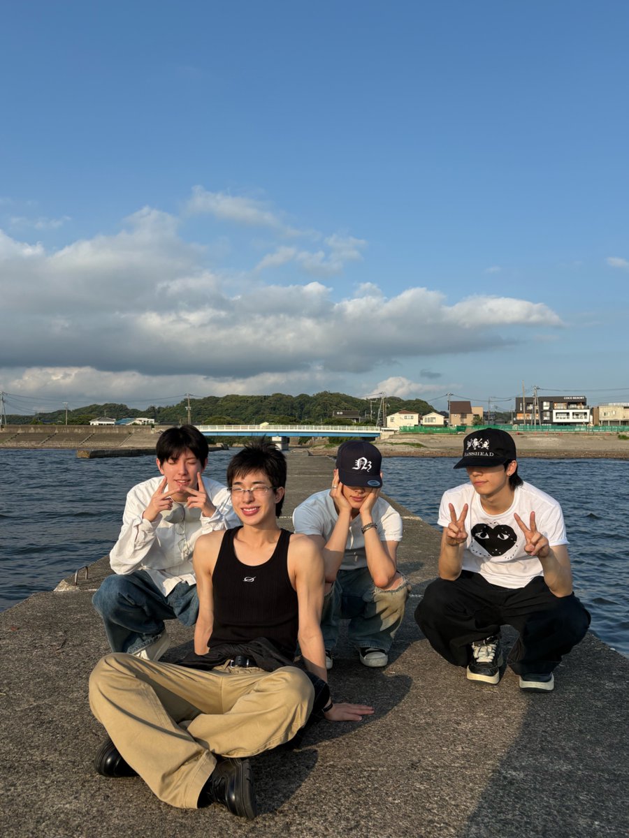 NEXZ_official's tweet photo. NEXZ 青春旅行✨
NEX2Yと過ごすすべての瞬間が、NEXZの青春

来年の夏までに、またどんな思い出ができるのか
楽しみですよね🩵

#NEXZ
#NEXZ_JapanDebut_2nd_Anniversary https://t.co/QaM0FcuBmg