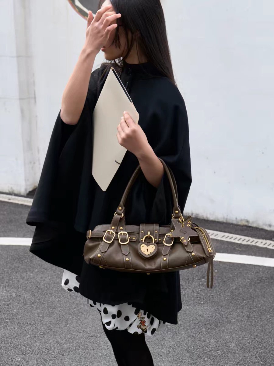 merryxthingsss's tweet photo. āļāļĢāļĩðĪ ECODAYðHeart Lock handbag āļāļĢāļ°āđāļāđāļēāļāļ·āļ/āļŠāļ°āļāļēāļĒ āļĢāļļāđāļāļāļĩāđāļĒāļąāļāļāļāđāļāđāļ hot selling āļāļĒāļđāđ āļŠāļ§āļĒāļĄāļēāļ 2āļāļĢāļ
âīïļ long heart lock (3,100āļŋ) āļĄāļąāļāļāļģ 1,550 āļĢāļ§āļĄāļŠāđāļ
âīïļ square heart bag (3,150āļŋ) āļĄāļąāļāļāļģ 1,575 āļĢāļ§āļĄāļŠāđāļ āļĄāļĩāļŠāļēāļĒ crossbody
order via dm
#ecoday #āļāļĢāļ°āđāļāđāļēāļŠāļ°āļāļēāļĒ #āļāļĢāļ°āđāļāđāļēecoday #āļāļĢāļĩāļāļĩāļ https://t.co/hbIBCExcKb