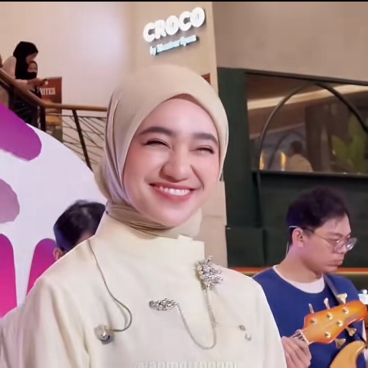 awaaannnn__'s tweet photo. nabila kalo senyum emang mata dia ikut senyum sih, salah satu pesona dia emang pas lagi senyum cantikk bgtt 😭🩷 https://t.co/Ve9DnJ29s5