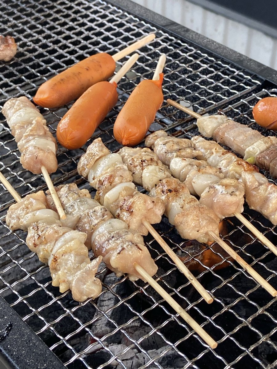 SEIKING15's tweet photo. 家でBBQ🍖
やっぱ炭はいい😆 https://t.co/5y6BCmCMpr