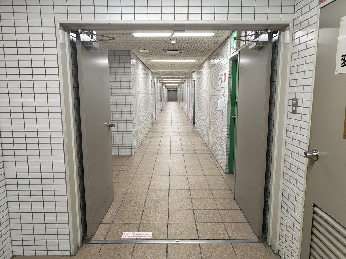 kamiya_gameover's tweet photo. ずっとここから出られないんだ
おかしいな https://t.co/WwdjswQkcP