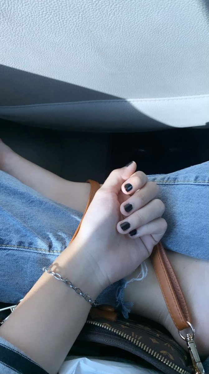snhusnina's tweet photo. GIRLS SAYANG SINGGAH WATSENGGG ! 
I bukan nak racun, TAPIII HABISSS PUTIH CERAH SATU BADAN 😭😭
beli supplement asta glutathione i swear tak perlu drip dahh https://t.co/NaBMFKZoJl