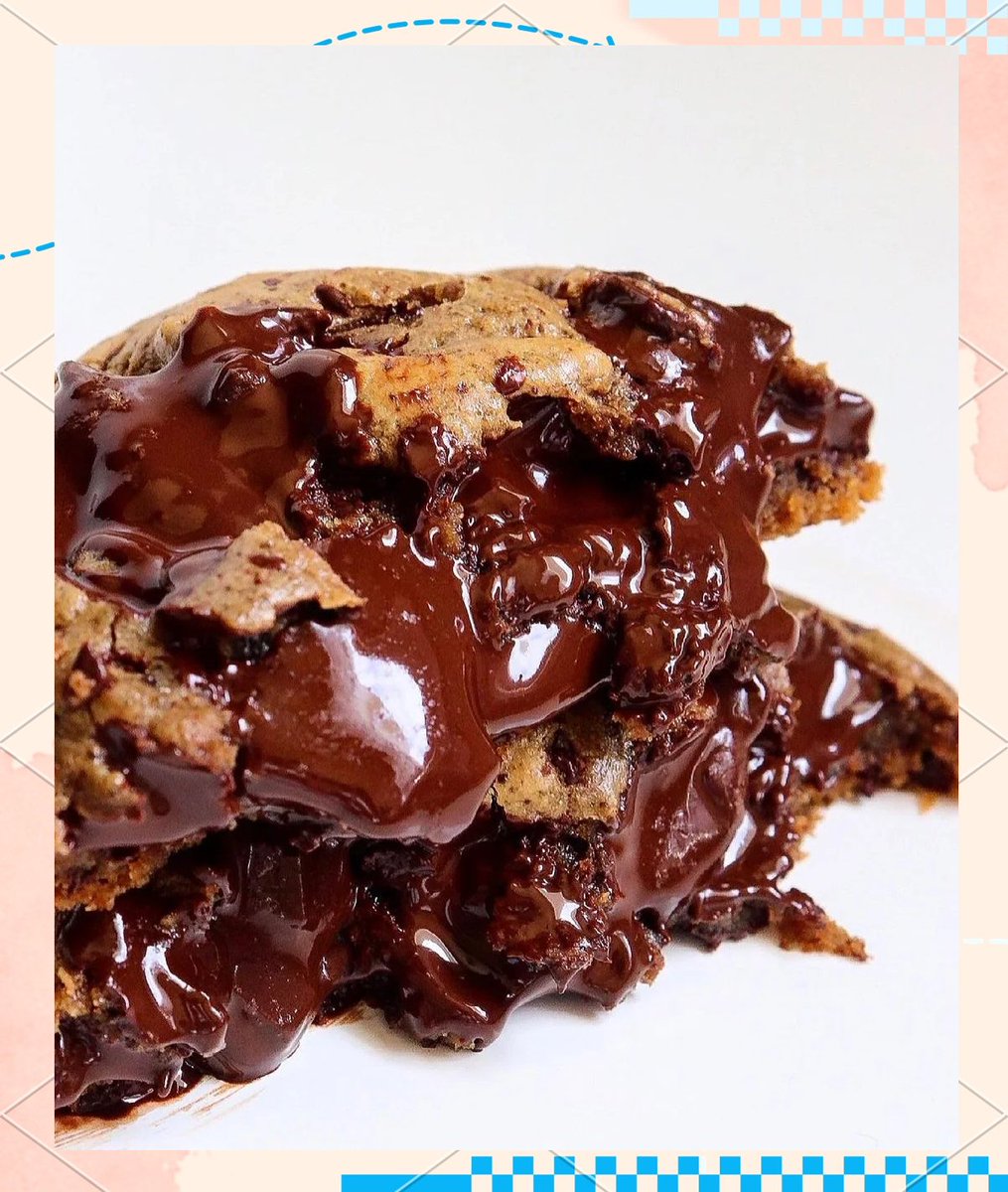 kes_follower's tweet photo. Just pulled warm, buttery chocolate chip cookies out of the oven—golden edges, gooey centers, and the whole kitchen smells like pure joy  Perfect little pick-me-up for a rainy weekend!， https://t.co/6vmBP7Ral9