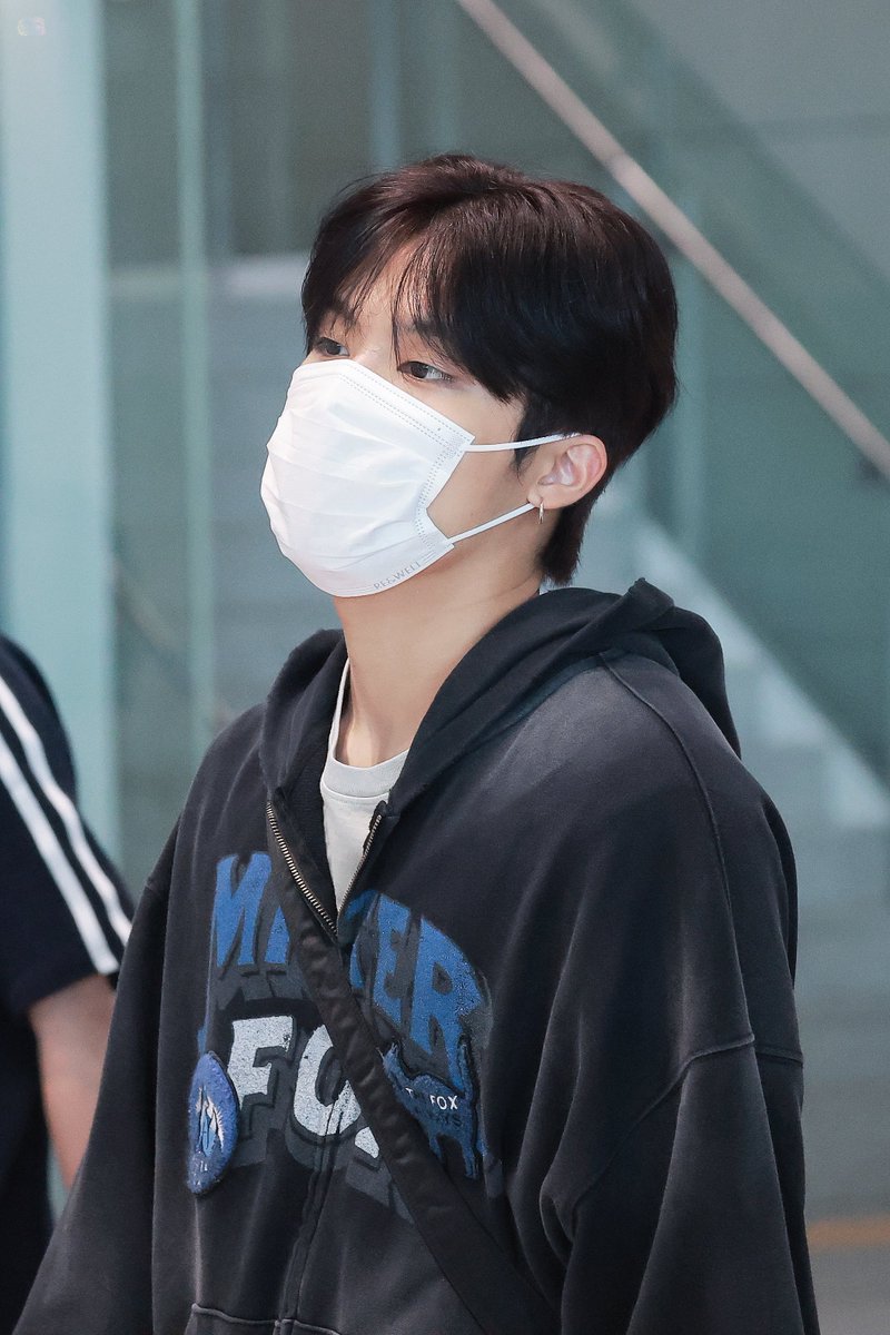 lyyz_DY's tweet photo. 260821 ICN

#TREASURE #트레저 #PARKJEONGWOO #박정우 https://t.co/HfE41RQGle