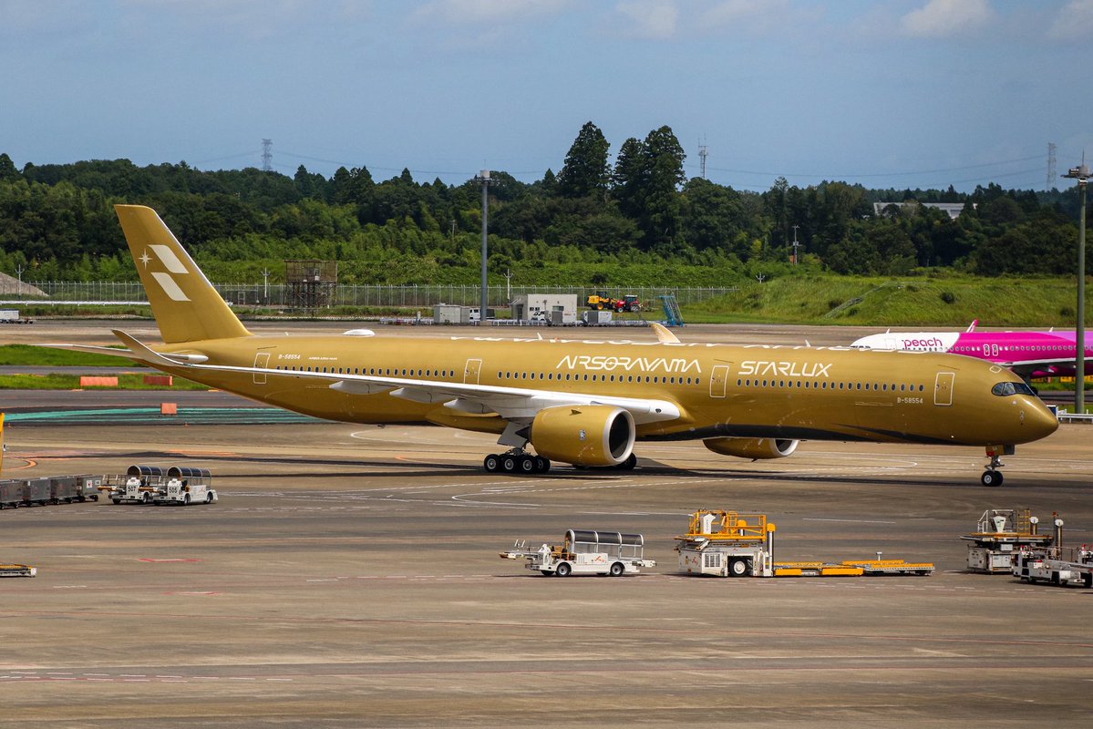 temu_EFT's tweet photo. 2026/08/20
RJAA
スタ���ウォーカーのド派手スペマ×2を撮影しに成田へ。
昨日は昼の台北便のスペマも多く、惜しくもEVAを撮り逃したものの非常に良い撮影日和でした。
JX800 TPE-NRT A350-1041 B-58554
JX802 TPE-NRT A350-1041 B-58553
CI101 NRT-TPE A350-941 B-18916
（-18916、成田来すぎでは？） https://t.co/9XXwcNY5o3