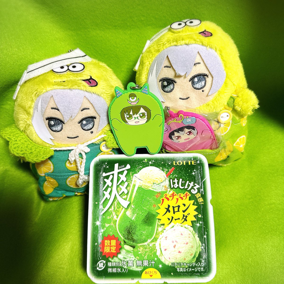 chichiiigo's tweet photo. 昨日はアイナナ11周年おめでとございました◝(��•ᴗ•⑅)◜..°
ちょっと体調不良でお祝い出来なかったけど気持ちはアイナナと共に💕
今日のデサは爽のはじけるパチパチメロンソーダ☺️
パチパチとアイスの組み合わせすき
メロン味なのでミニモンやまさんも
一緒に🍈🍨　
#もんゆききらきらきんようび https://t.co/50BIagf3f3