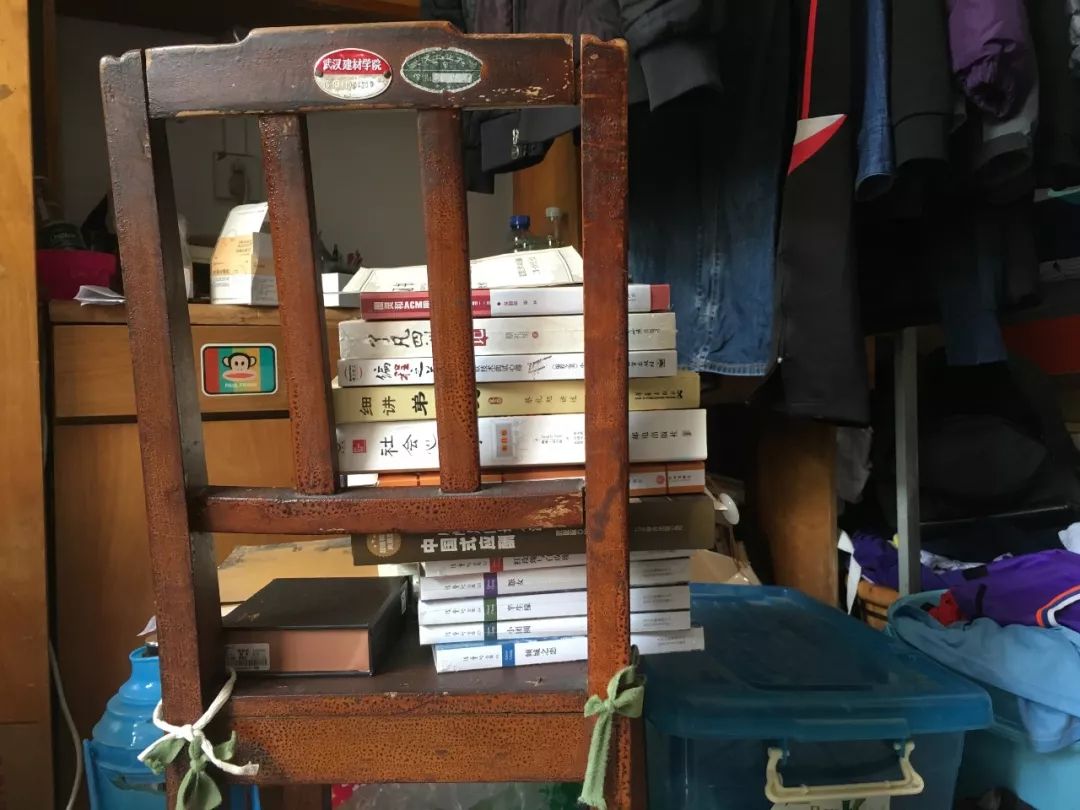 TackettDave's tweet photo. Took an afternoon to sort through old books u0026 clothes from my college days — clearing out space feels so good! Nothing beats making room for new little joys. https://t.co/Q2Gs8yfVl5