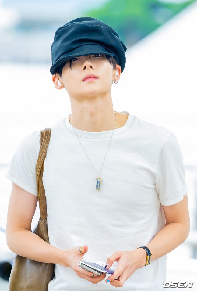 baekdeerr's tweet photo. หมวกทรงอะไรโคตรน่ารัก https://t.co/1lytXFaFkm