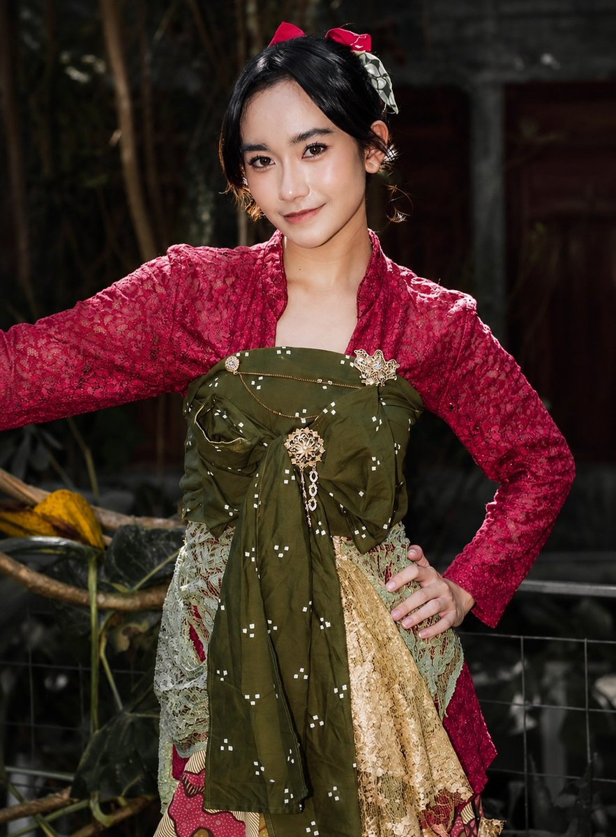 RevaDiMaria's tweet photo. Freya in Kebaya

🐏Reparasi High Definition (HD) https://t.co/M6k92M2U3b