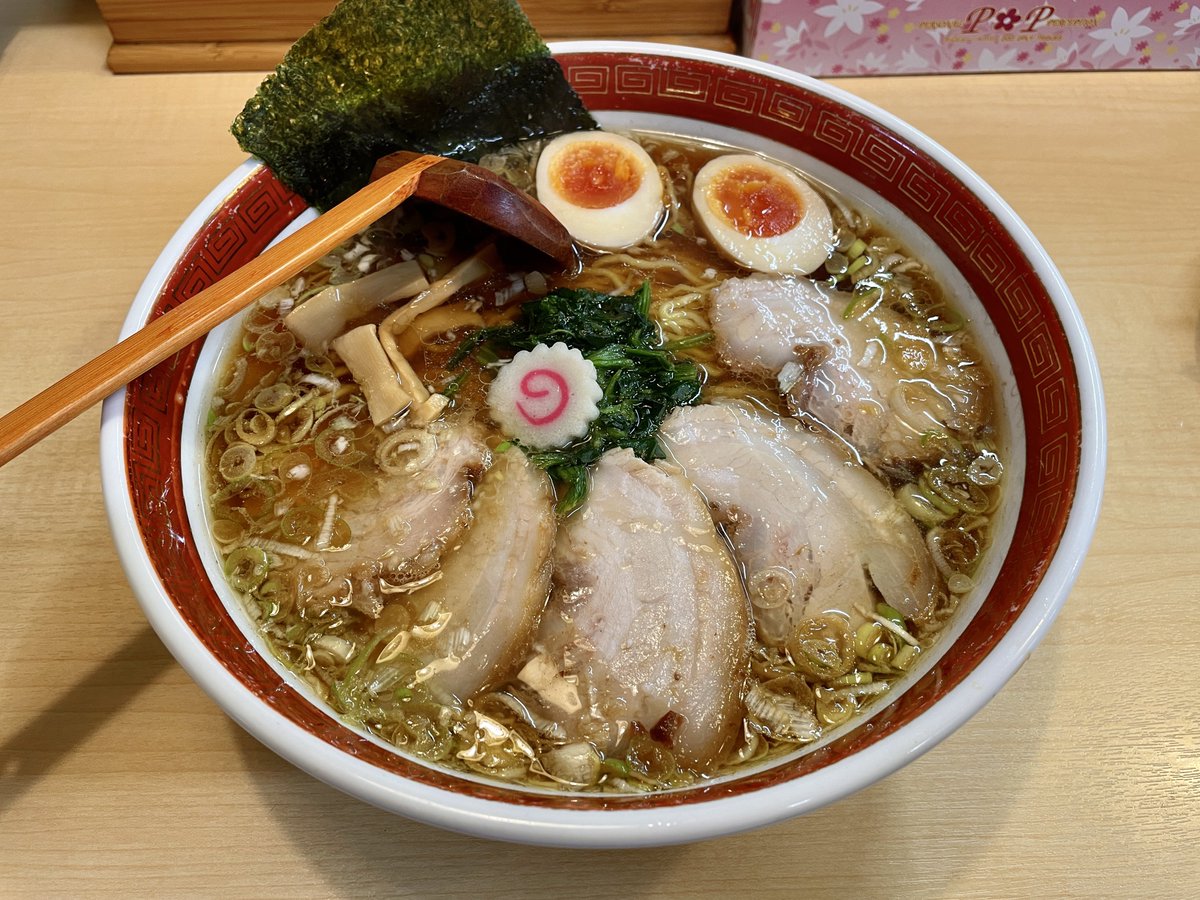 tukimimaru's tweet photo. 浜田屋本店🍥
チャーシュー麺(麺大盛り)+HPクーポン味玉🥚
餃子5個🥟
美味しくご馳走様でした
🍜ฅ^›⩊‹^ฅ<うまうま！ https://t.co/6c9TWTnrDr