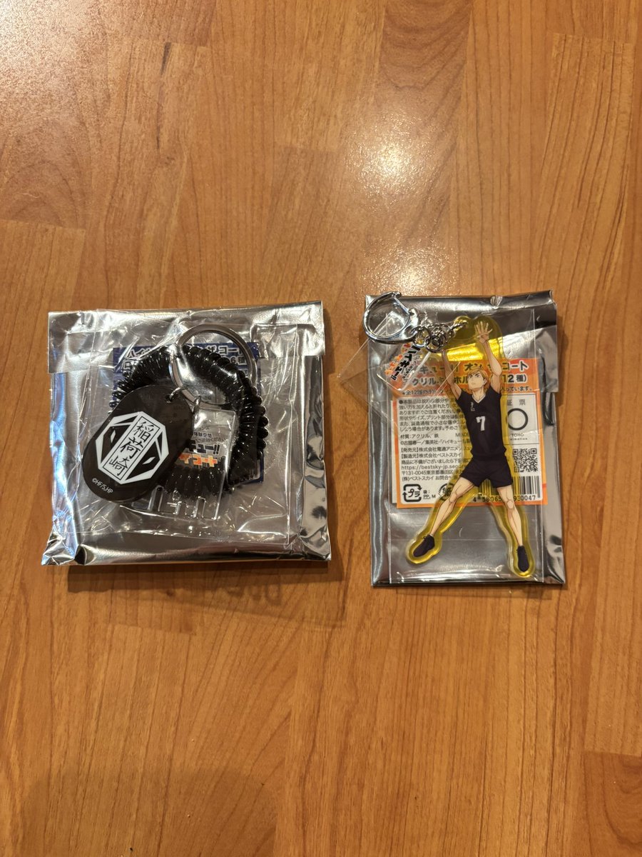 xqz01eee's tweet photo. 【交換】 ハイキュー オンザコート
アクリルキーホルダー アクキー　ロッカー風チャーム

譲:
ロッカー風チャーム　稲荷崎
アクキー 宮侑

求:
ロッカー風チャーム　梟谷
アクキー 木兎

郵送、本日都内（渋谷）手渡し時間により可能です
検索からでもお声掛けください https://t.co/TxJ8J3u6Lt