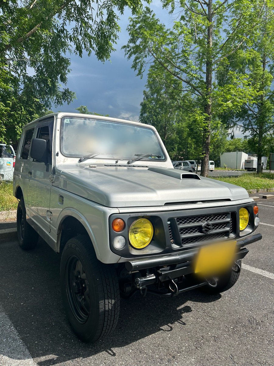 gn_nm47's tweet photo. JA12W
売ります！！
故障車です。
エンジンかかりません。
火が飛んでない状態です。

気になる方はDMください。
#車売ります #JA12 #ジムニー https://t.co/BbIX1Ns6Om