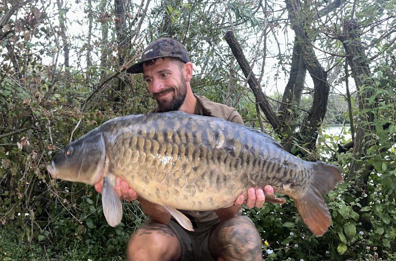 PukkaSquirrelB's tweet photo. Chris with over 15 carp landed on Hardwick Smiths Linear Sweet Candy Secret Smurf doing it πΏοΈ
Candy Dumpy Ones π―
Pukka π
https://t.co/jJWbCeF2Lu
#TeamPSB
#PukkaSquirrelBaits
#Pukka https://t.co/Litju8UlUX