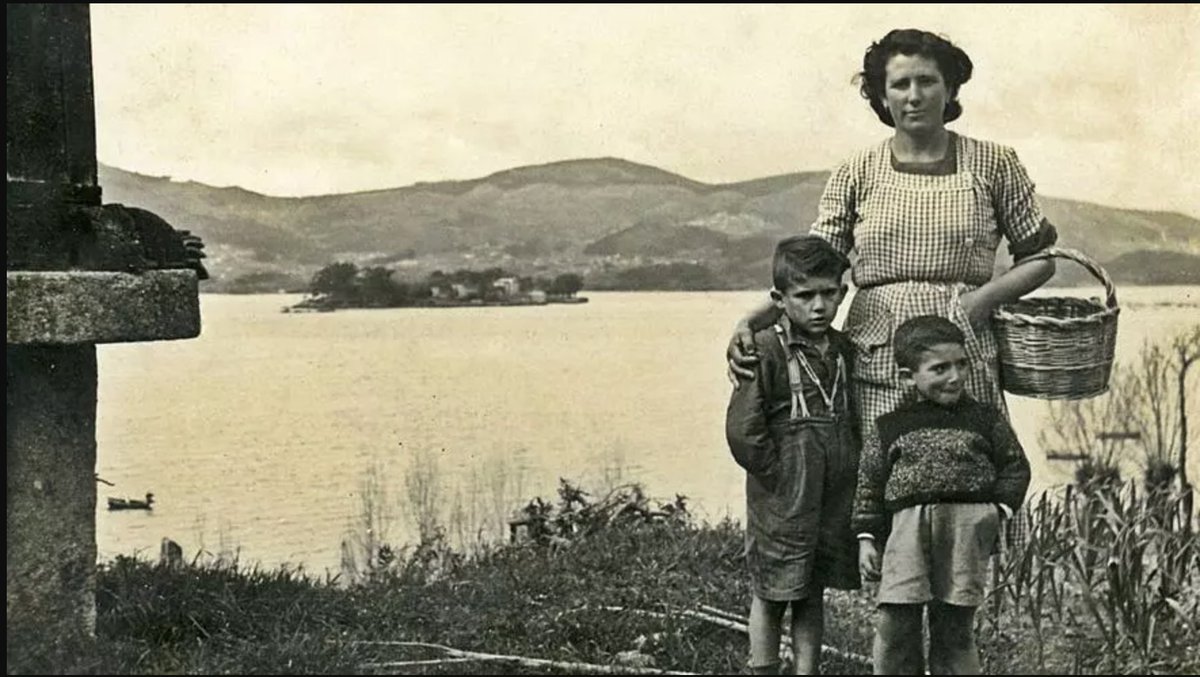 territorialgob's tweet photo. El Gobierno de España declara las Illas de San Simón e Santo Antón Lugar de Memoria Democrática.

📍El enclave de la localidad gallega de Redondela, en Pontevedra, fue un penal franquista, por el que pasaron más de 5.600 presos.

📄https://t.co/u2uHHWiBx3 https://t.co/I1CFKzgYnD
