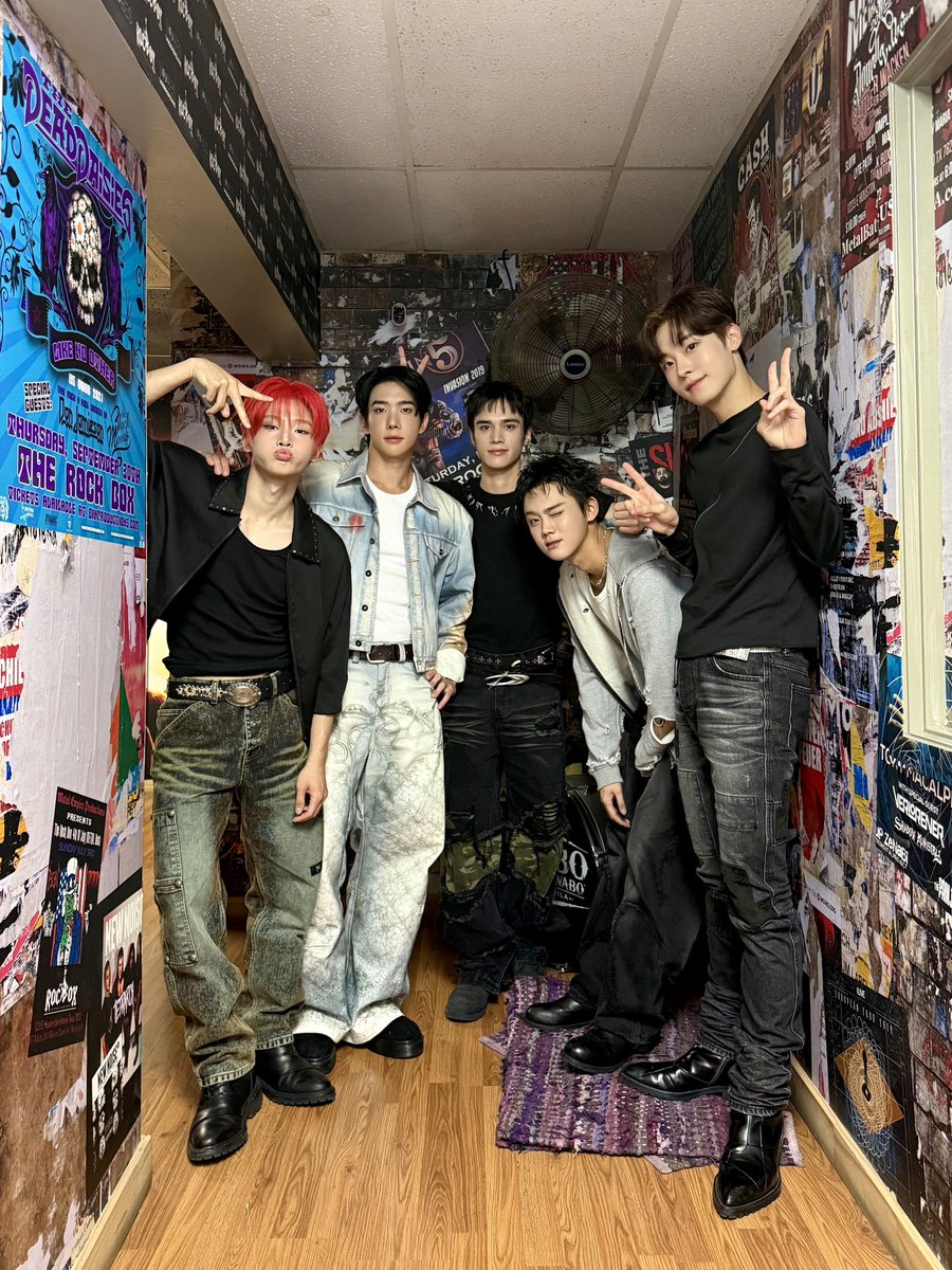 onepact_'s tweet photo. [💙_ #원팩트]

샌 안토니오 공연 완료✨
오늘 공연도 &amp;♥ 덕분에 완전 재밌었어!!
내일 달라스 오프스테이지에서 보자💨

#ONEPACT #원팩트 https://t.co/fZ6RKWDUgc