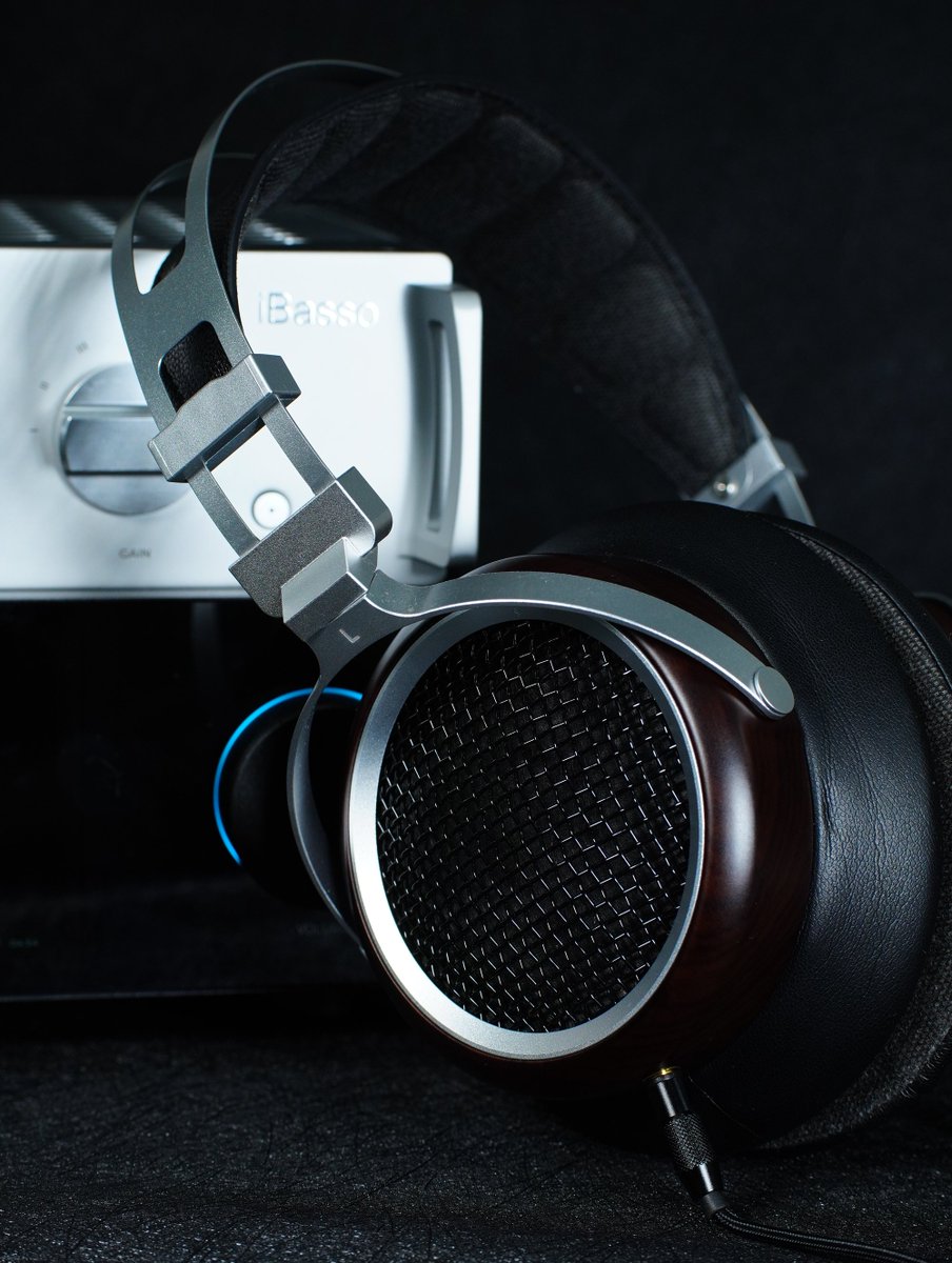 sivgaaudio's tweet photo. ✨エレガントなデザインが、目を惹きつける。
🎶高忠実度サウンドが、心を揺さぶる。
🎧それが、SIVGA Luan。
#SIVGA #Luan #HiFi #ヘッドホン https://t.co/xQrcXCCcYI