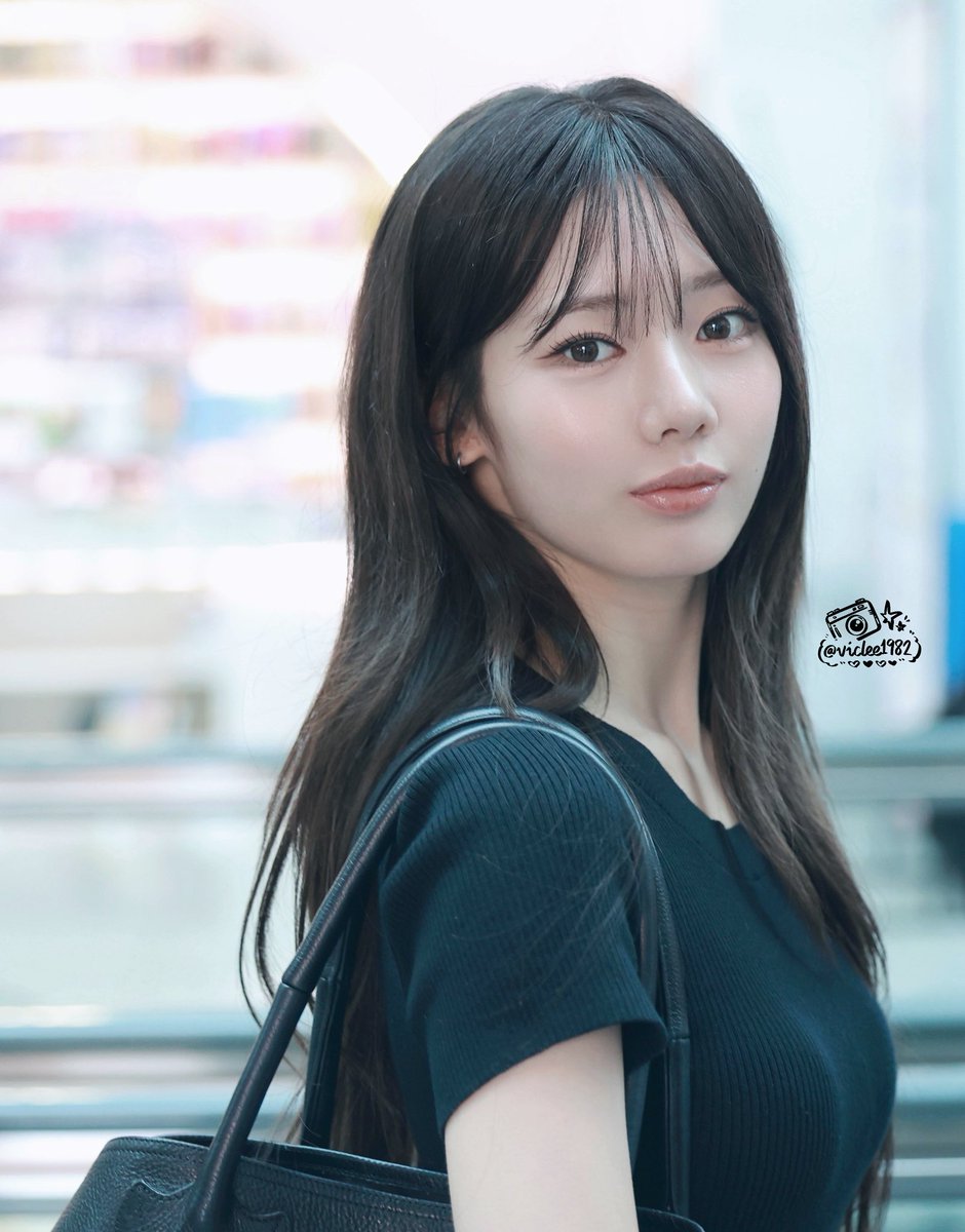VicLee_1982's tweet photo. 260821 ICN

#babymonster #베이비몬스터 #monstiez 
#rora #로라 #leedain #이다인 #ローラ #李茶仁 https://t.co/8GULslnpT2